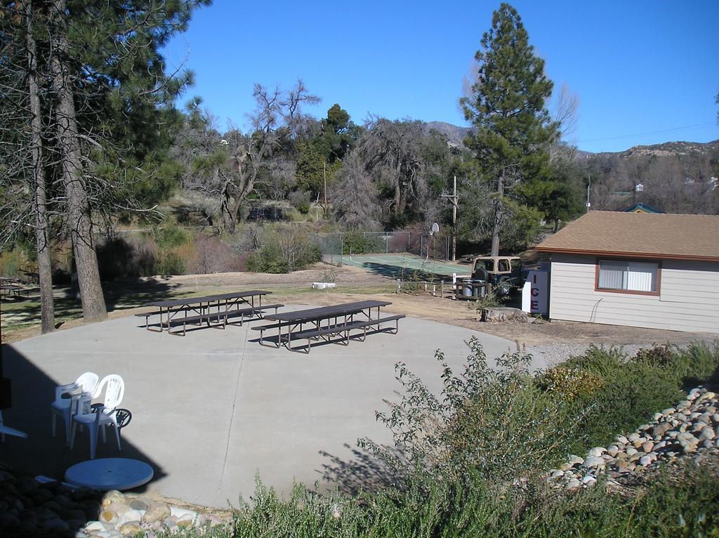 Descanso Oakzanita Springs Camping Resort Cottage 3 מראה חיצוני תמונה