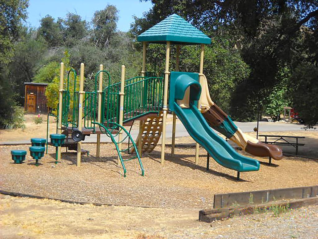 Descanso Oakzanita Springs Camping Resort Cottage 3 מראה חיצוני תמונה